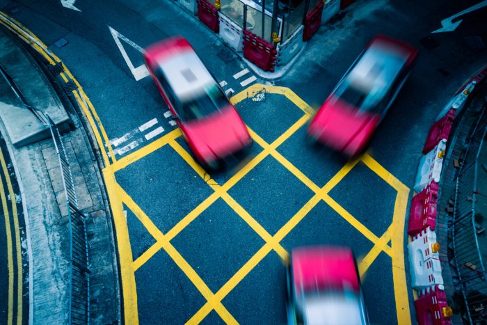 Rear Cross-Traffic Collision-Avoidance Assist saat manuver mundur